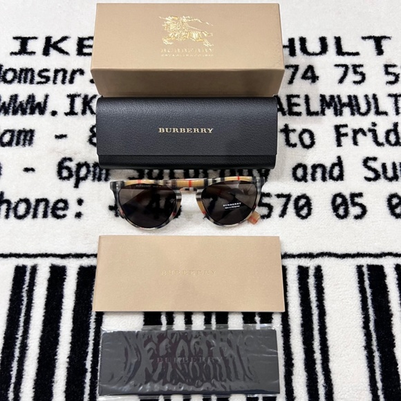 Burberry Vintage Nova Check Flat Top Sunglasses main image 4